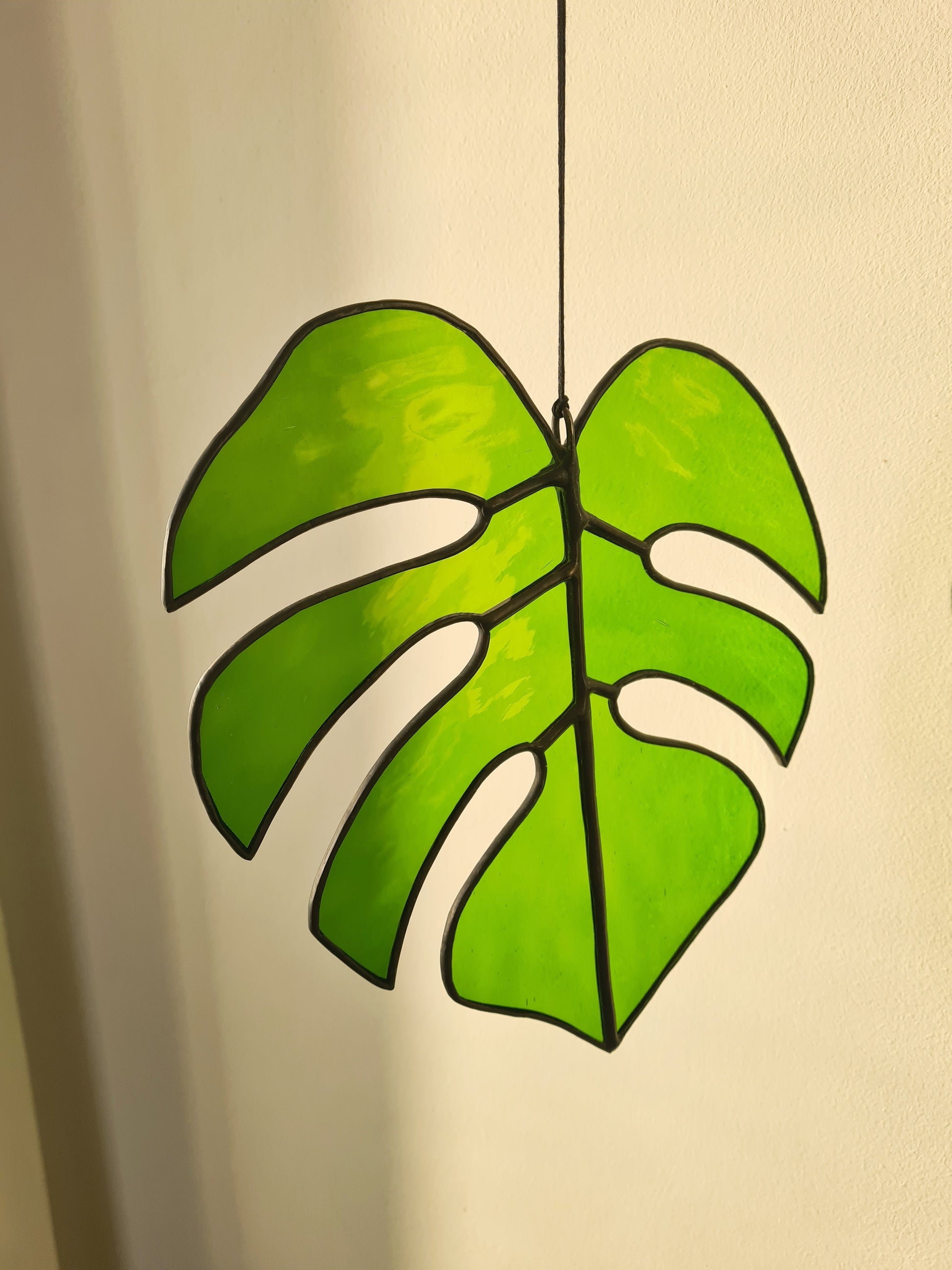 monstera leaf stained glass monstera leaf – glass and arrow